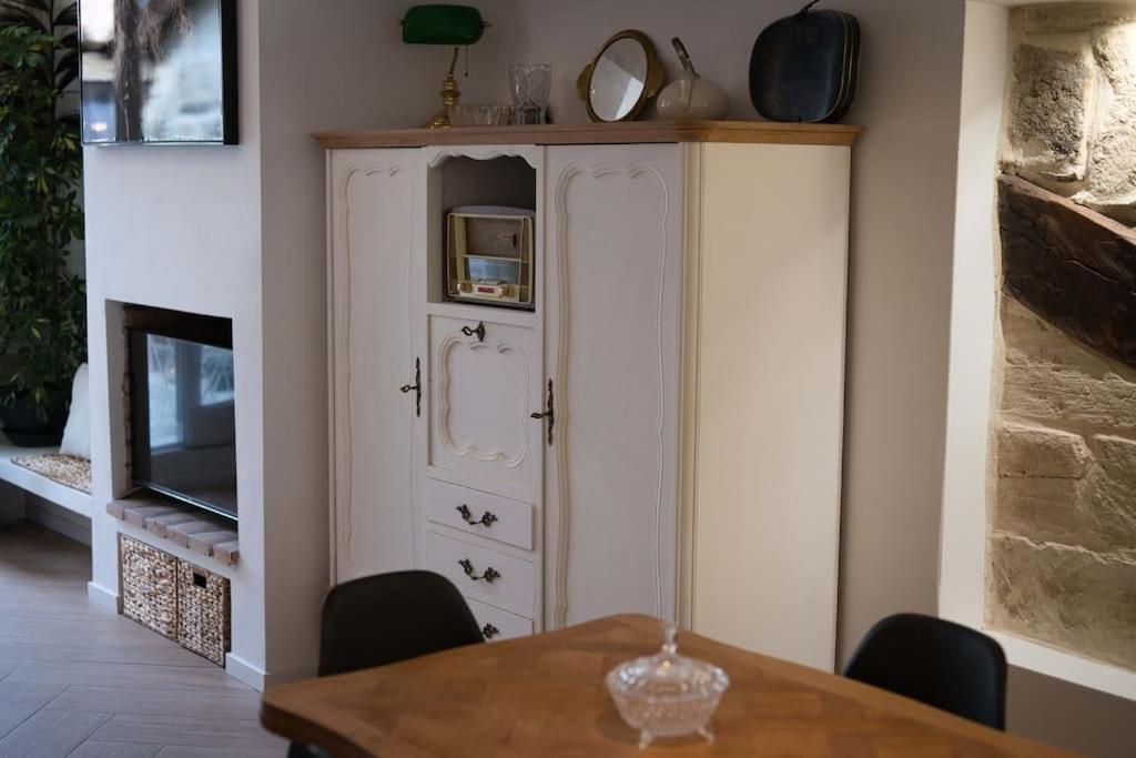 Appartement-Terrasse Centre Historique Uzès المظهر الخارجي الصورة